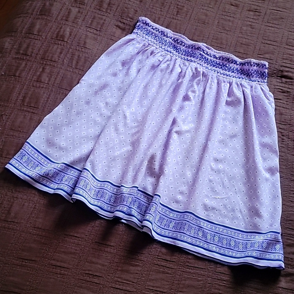 ***SOLD*** Old Navy Lavender Flowy Rayon Skirt M